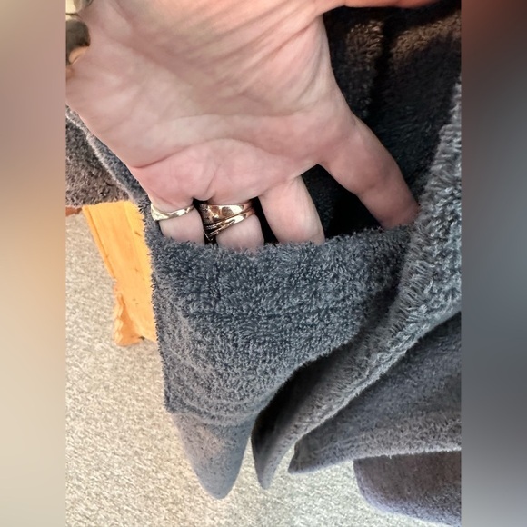 Linum Home Textiles Gray Bathrobe W/Detached Gray Sash Men’s Size Medium. - Picture 4 of 6